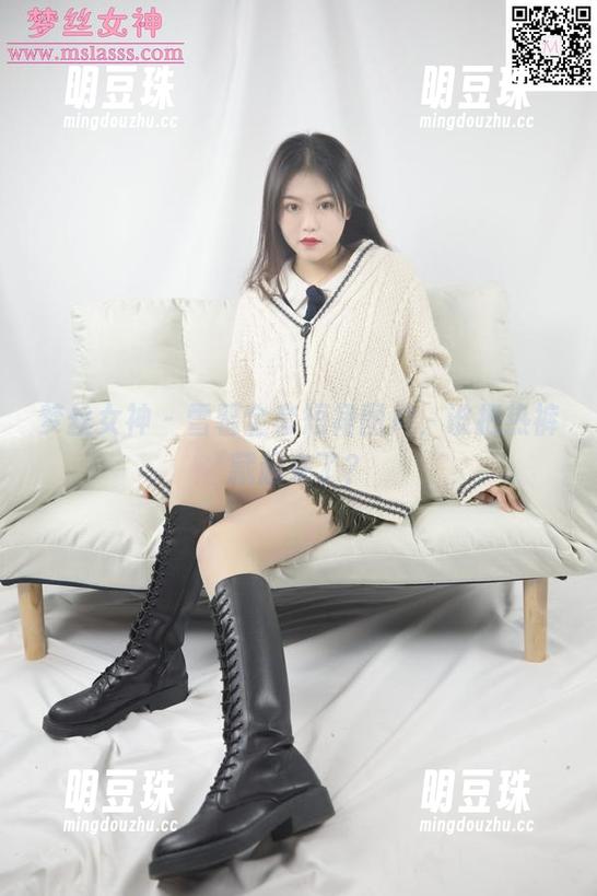 梦丝女神 - 雪馨全套短裙图片，谁把热裤藏起来了？
