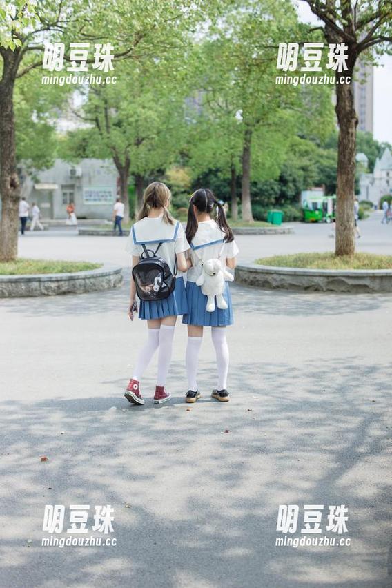 森萝财团-小七 森萝财团 - 小七的写真,包含了JK学院风的每一丝纯欲与美图的味道。