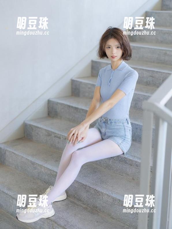 森萝财团 森萝财团原图:黑丝少女的绝代风姿,成熟吗?谁能拒绝?