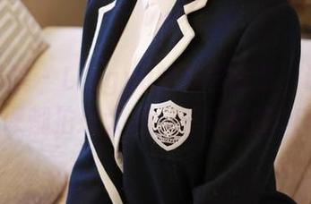 模范学院 – Lingyu的校园全集，试图把每一节课都拍成大片——成功的CP是我！