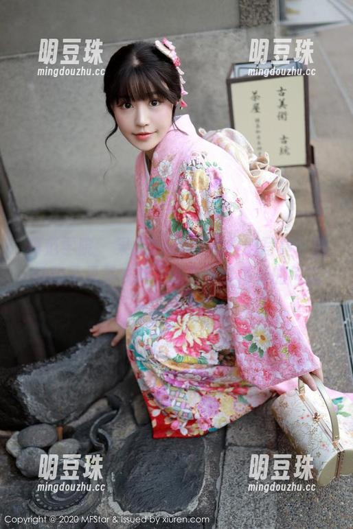 模范学院 - 果儿Victoria校服写真，精选的不只是衣服，还有那份青春的气息