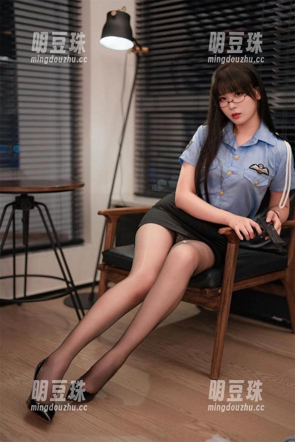 看着海克斯科技小蛋糕这职场新人OLcos，一口水都没喝好！