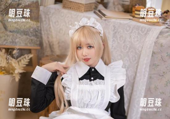 白衬衫也有春天，高清写真里渡边早季Saki的气息像海风拂面。