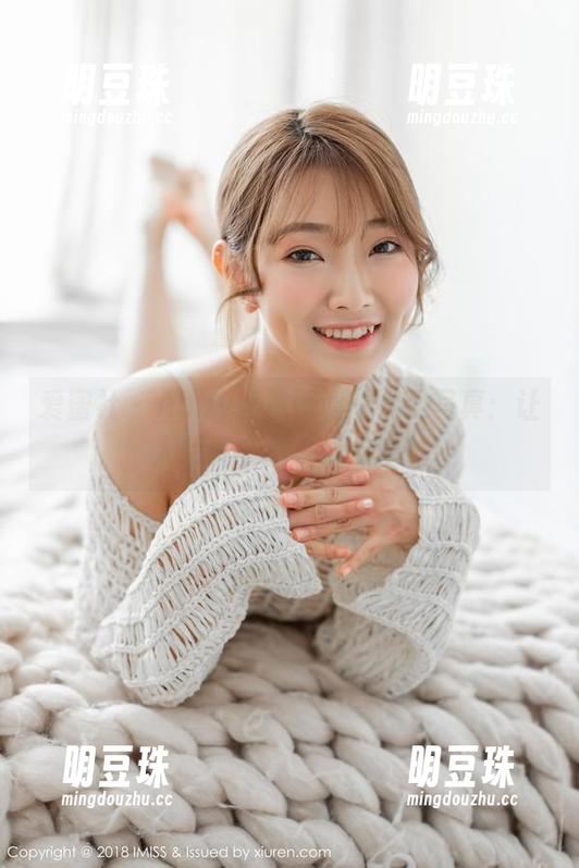爱蜜社-Abby李雅 爱蜜社 - Abby李雅低调的裸足写真:让人想说‘你小心点!’