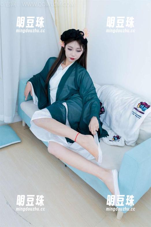 物恋传媒-佳琪 物恋传媒 - 好想一起说说,佳琪的帆布鞋和那对小白棉袜,原来也能秀!