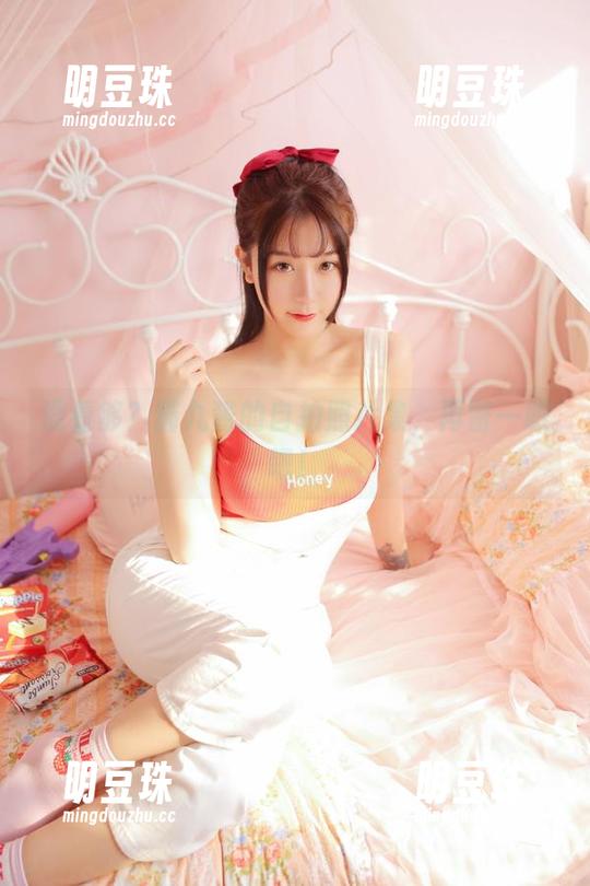 没看够？猫九酱的自拍照片集，再瞥一眼吧！