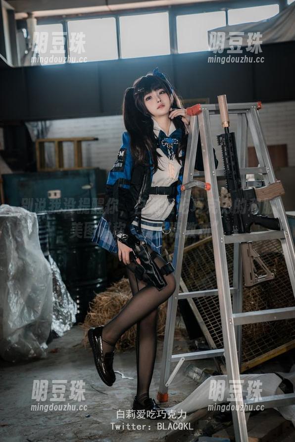 别说我没提醒你，白莉爱吃巧克力的和服美图堪称“摄影课教材”