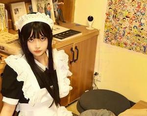 白莉爱吃巧克力的网盘内衣室：谁还不想偷偷看她的礼服？