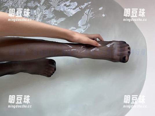 微密圈 - 最新图片，禅院熏的学姐身上散发着那种好奇的气息。