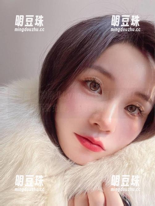 微密圈 - 禅雨儿Lynne黑丝图包上线！如果找不到免费，我可能得伤心了。