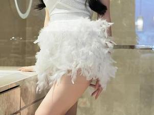 秀人网 – 当Suki_baby变成御姐，有种特别的美图力！你会不会沉迷呢？