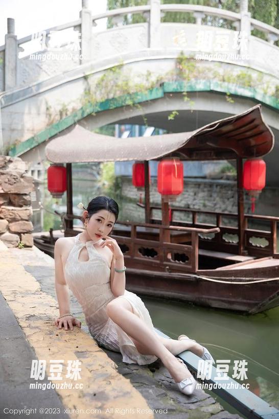 秀人网-双笙Alina 秀人网 - 双笙Alina学姐,有胆下载这份合集,没胆那就别说话