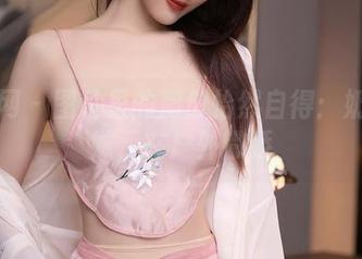 秀人网 – 图片里的那份怡然自得：奶油妹妹，在户外撒娇
