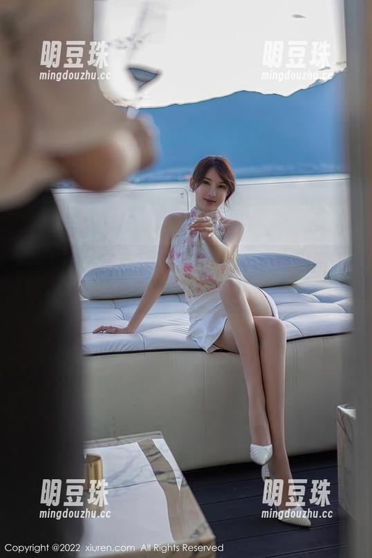 秀人网-媃柔 秀人网 - 黑色写真警告:媃柔正在用图册俘获众多小心心!
