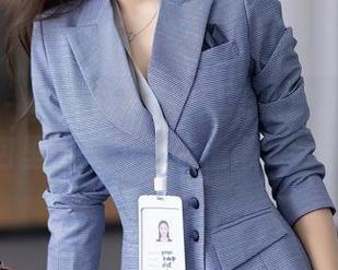 秀人网 – 安妮Tess的吊带照原图全程高能，图包里的一切都太值得反复端详了。