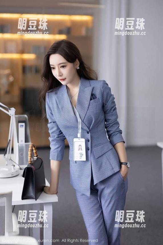 秀人网-安妮Tess 秀人网 - 安妮Tess的吊带照原图全程高能,图包里的一切都太值得反复端详了。