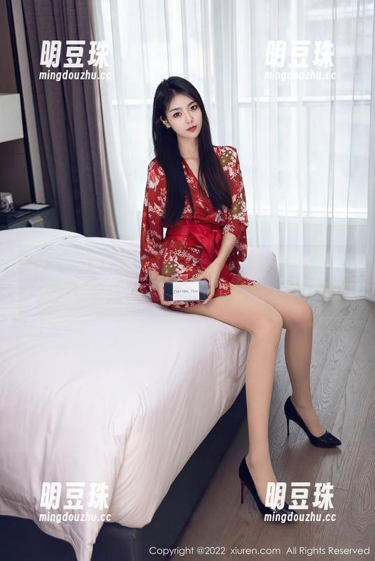 秀人网 - 礼服原图在此，安然anran的资源库也许比你的还丰富！