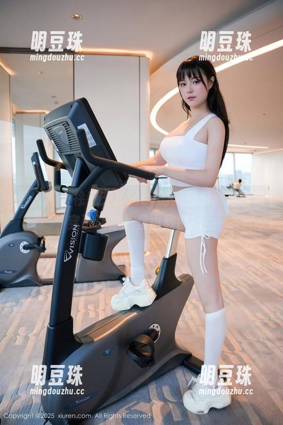 秀人网 - 徐莉芝Booty的新图包：这蕾丝穿了让你心里小鹿乱撞！