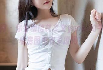 秀人网 – 你会相信林文文yooki的牛仔裤私房图包有多撩吗？