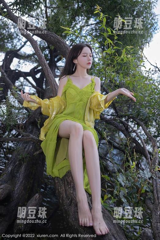 秀人网-程慧娴Phoebe 秀人网 - 在线让程慧娴Phoebe带你“奶牛”,原图有种不经意的蒜香?!
