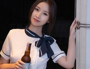 秀人网 – 艾栗栗栗栗栗栗吖点击原图：修女风？是个好主意！