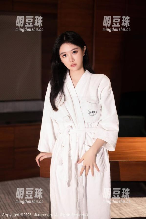 秀人网-言沫 秀人网 - 言沫的最新女王图库:女王也需要周五的放松时间!