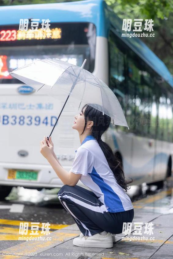 秀人网-雨夕cy 秀人网 - 雨夕cy的空姐风采,温柔地溢出屏幕的高清壁纸