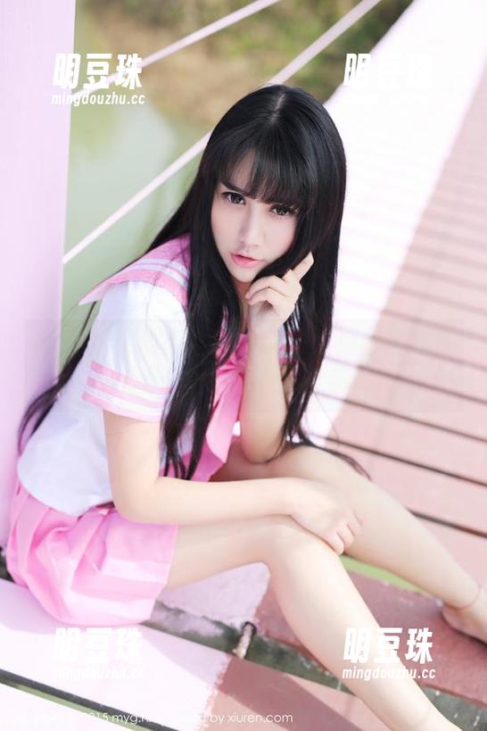 美媛馆-绮里嘉ula 美媛馆 - 绮里嘉ula的短裙,原图里居然没有修图?果然好大胆!