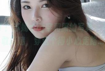 萌翻了！苏嫣qvq穿和服的写真，不过我敢打赌，穿这个得小心走路…