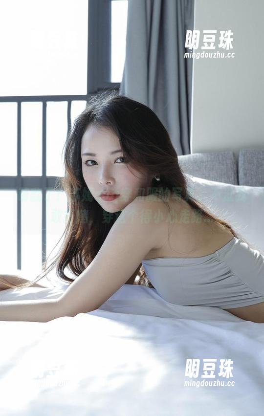 萌翻了！苏嫣qvq穿和服的写真，不过我敢打赌，穿这个得小心走路...