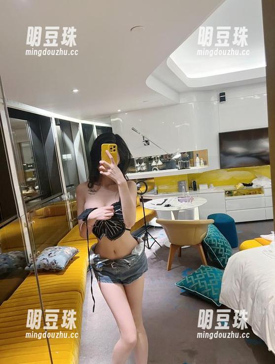 葛征 微密圈 - 观看这个合集:葛征的黑丝网洞袜和抹胸搭配,真有意思