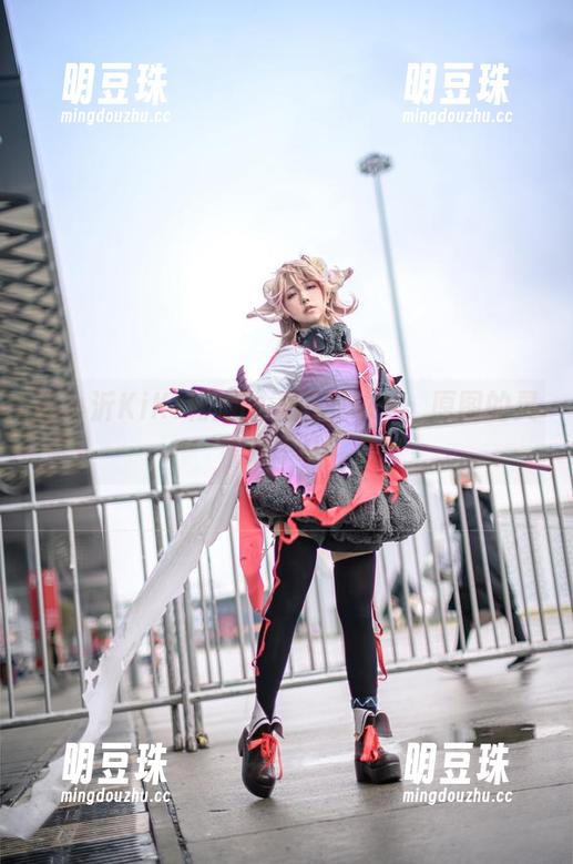 蓝小沂KiKi和她的玉藻前cos：原图的灵魂呼唤!