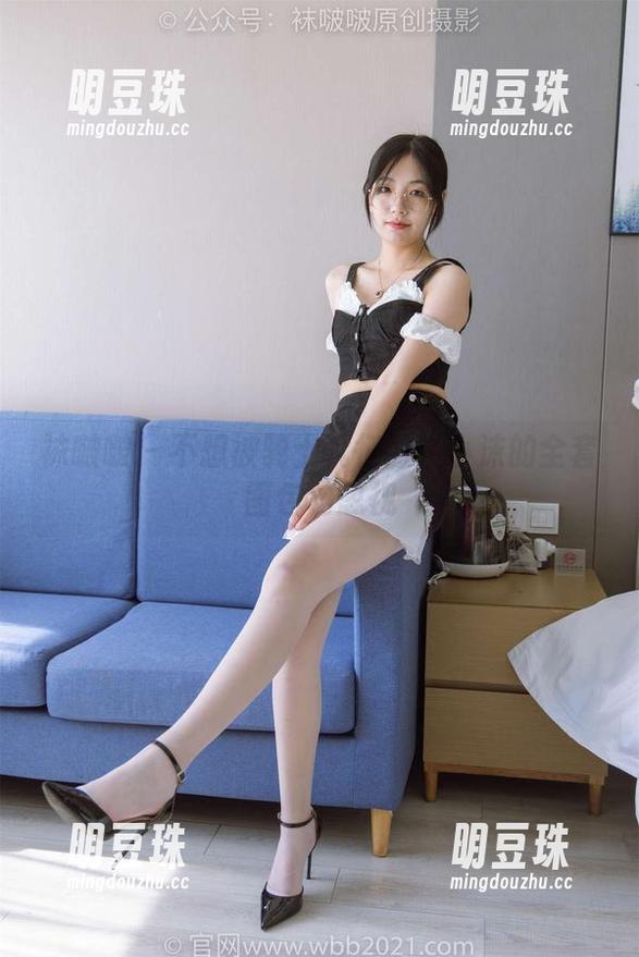 袜啵啵 - 不想被骑士靴征服？小沫的全套图包勿忽视