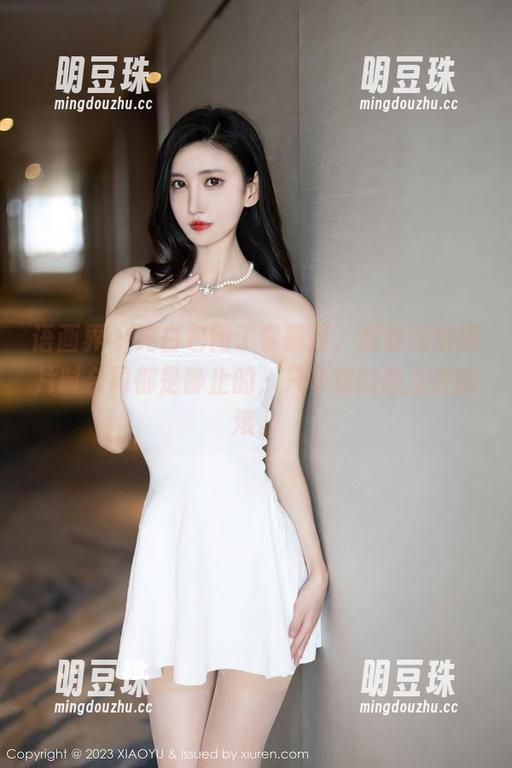 语画界 - 纯白包围了李丽莎，观看这组图片时合同都是静止的，只有我的想法在翻滚。
