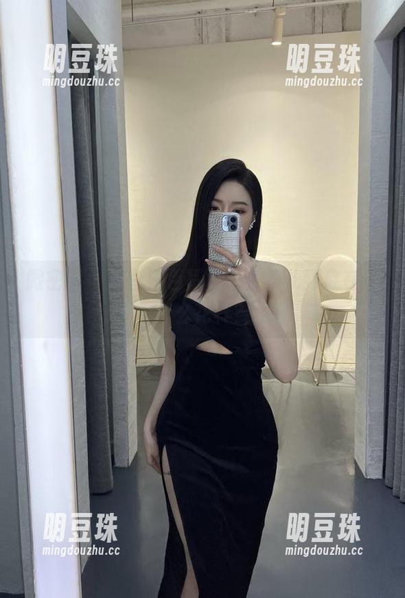 微密圈 - 这套白色写真，金希儿到底在玩什么花样？