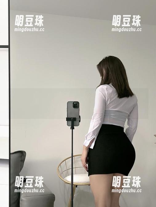 微密圈 - 说到吊带，就只能想到陈大小姐的无圣光套图了，别抗拒吖！