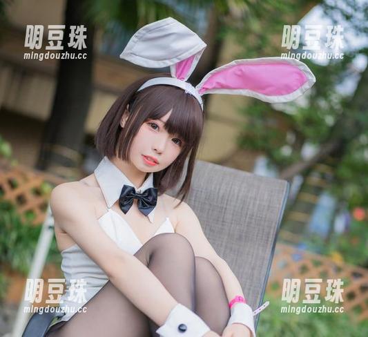 香川澪的日常——看这图片，怎么又打游戏又喝茶？