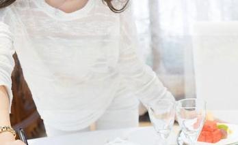 魅妍社 – 教室不再冷冰冰，美图资源一起嗨，萌奈子会写作业吗？