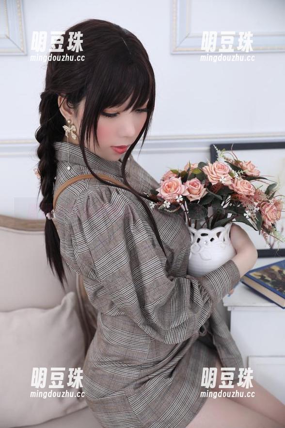 鹿野希 鹿野希的免费图册,灰丝也太勾人了吧