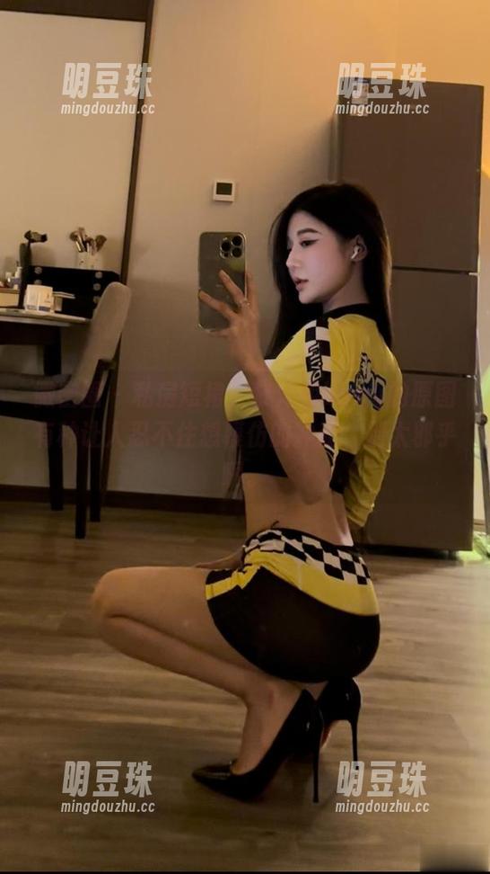 黎允熙baby 微密圈 - 私房短裙,黎允熙baby的原图有种让人忍不住想模仿的冲动,别太邪乎啊。